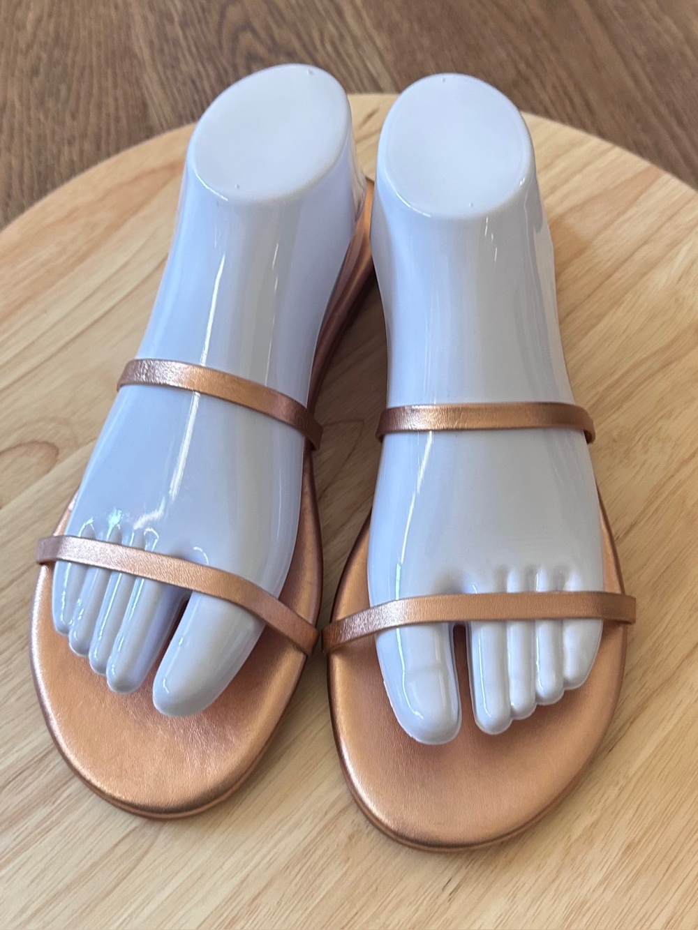 TKEES GEMMA METALLICS Sandals size 9